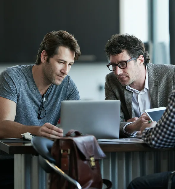Equipo de Byserg trabajando en soluciones digitales